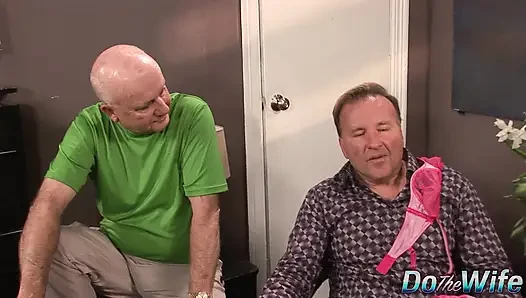 Yabancı şehvetli ev hanımı Veronica Avluv'ı şiddetle sikiyor