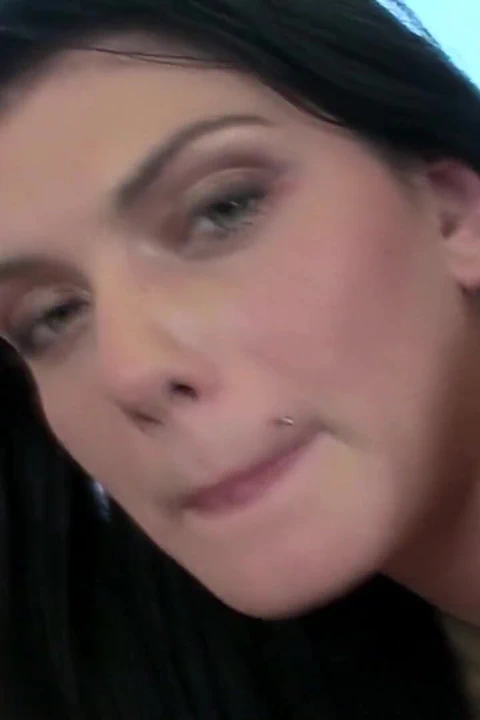 Roxy ağzına boşalarak sikiliyor