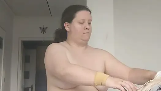 Belki sidik altın yağmuru ve striptiz eğlencesi