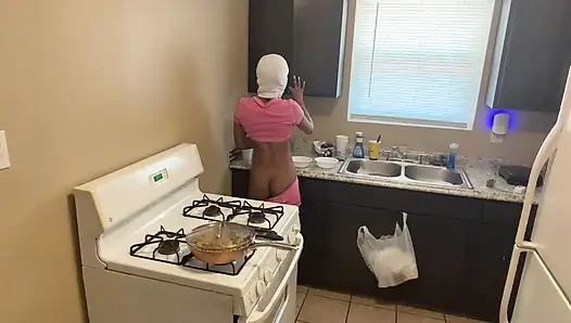 Hot babe naked making breakfast for her boyfriend m