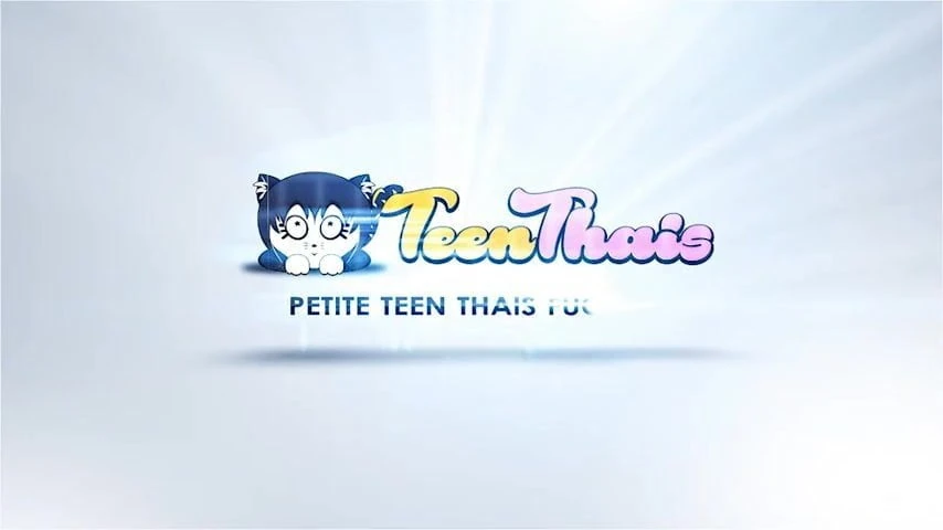 Thai girls, Potay and Candy made a handsome tourist cum