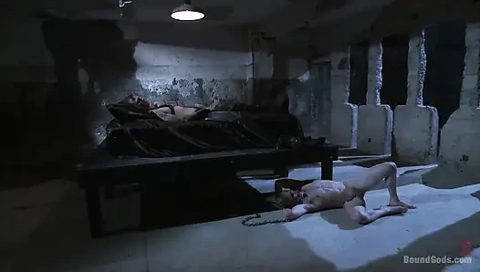 "Sen artık insan değilsin." "Sen benim nesnemsin!"