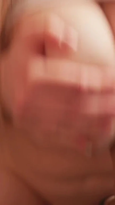 Волнующий момент из "ГО модели VikkyLove69 показать ее сиськи, подборка большие сиськи девушки сисечки трах сисечки капля"