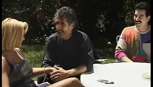 Harika sarışın evli kadın için ırklararası anal