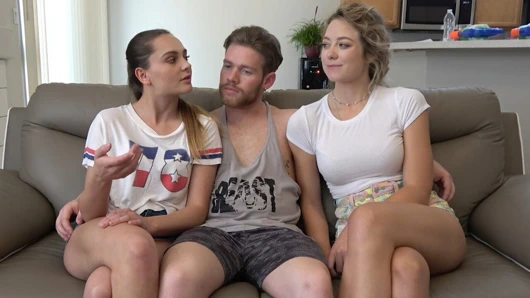 Bu kızlar striptiz voleybolu maçını kaybettikten sonra havuzda sert üçlü seks