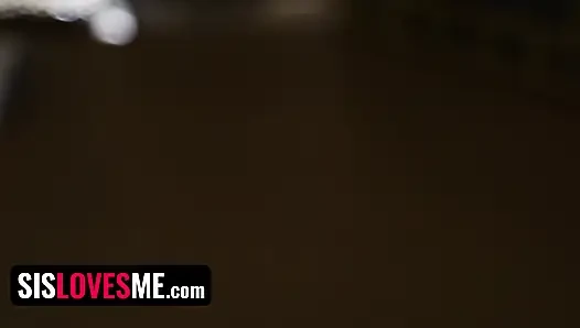 Kız kardeşim beni seviyor - azgın adam sadece üvey kız kardeşinin pantolonuna boşalmak için biri gibi davranıyor