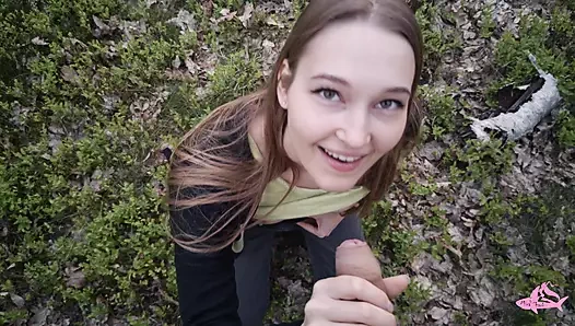 Ormandaki seksi erkek delisi beni ağzına boşalttı