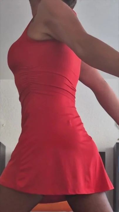 Kırmızı elbiseli Xunamy femboy götünden çıkıyor | Klip 1