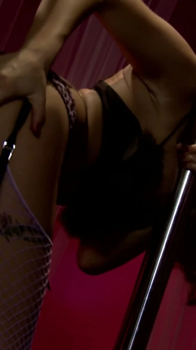 Gemma Massey Tits'lerini Takdir Eden Doktorla Sikişiyor! | Bölüm 1