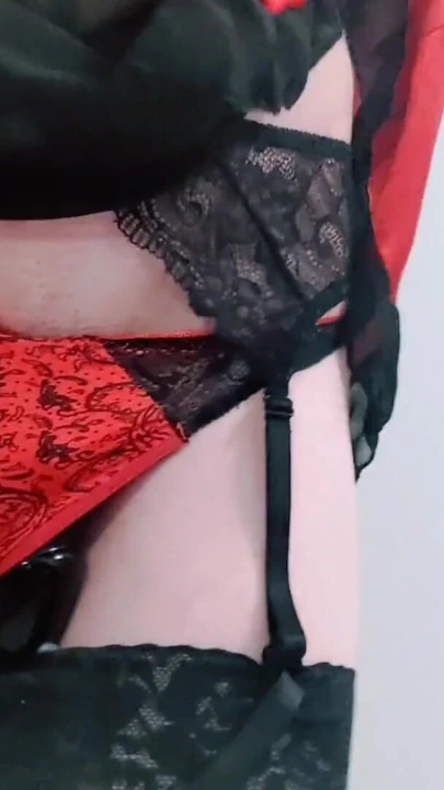 Erika Oak'un bekaretini prezervatifle sidik balonu | Klip 1