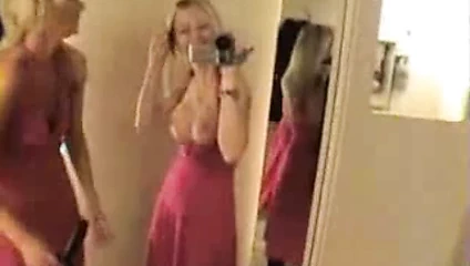 Mağazada kemer takmak