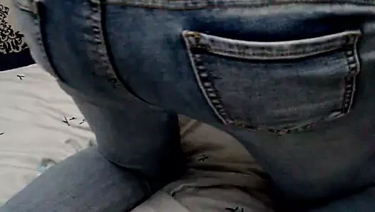 18 yaşındaki öğrenci mükemmel bir eşek ile kendini sikikleri