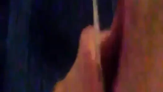 tüm yapay penisi ağzıma sokuyorum