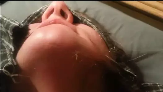 gözleri bağlı karısı