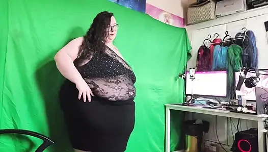 Ssbbw şehvetli hareketler ve striptiz