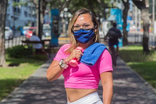 Perulu jimnastik öğretmeni sıcak egzersizler yaparken yakalandı