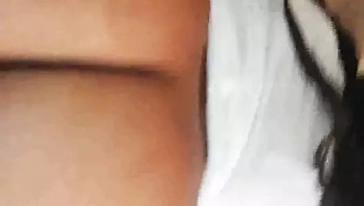 Onu becermem için bana para ödüyor