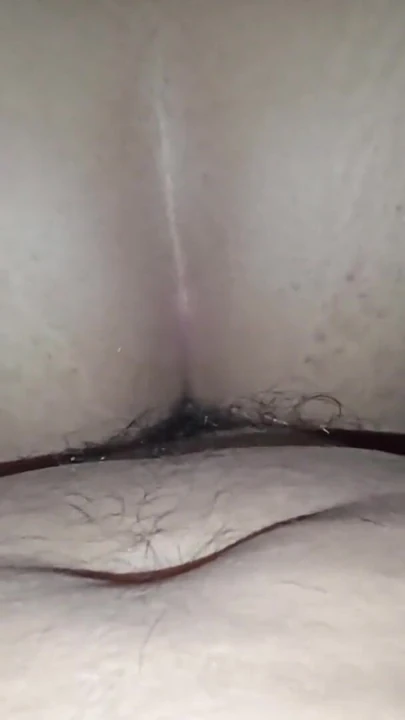 Önce götüne anal tıkaç koyuyorum ve sonra sikimi şişman götlü fahişenin götüne sokuyorum | Klip 1