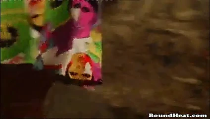 Esmer kız alınıp köle haline getirildi