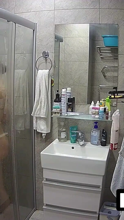 LUUV. Kareflore ve Abbadon çifti reality show için duş alıyor | Klip 2