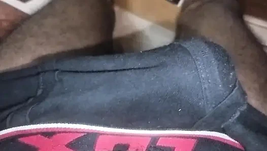 Süzmenin yengesini görünce yumruğa vurmak istedim