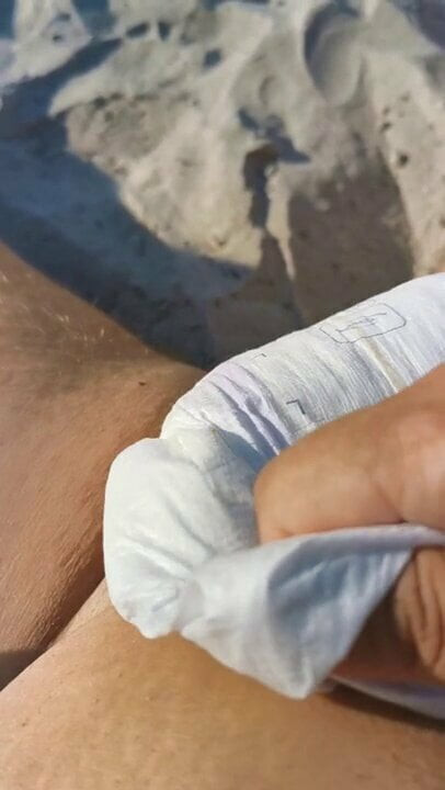 bebek bezi üzerinde kamu plaj ve mastürbasyon