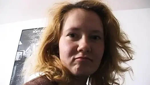 Kıllı sarışın piliç oyuncu seçmelerinde adamın yarağını emiyor bakış açısı