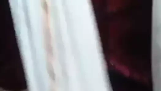 Ateşli göğüslere basıyor