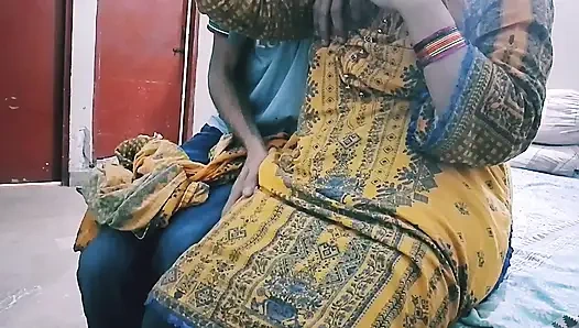 Hintli tatminsiz evli kadın sert döllü turta amcığını sikiyor