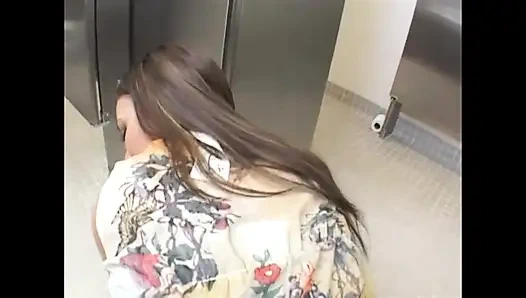 Seksi bir kaltak için çılgın anal darbe