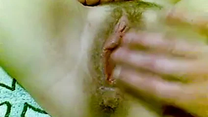 Amatör büyük kedi dudaklar milf