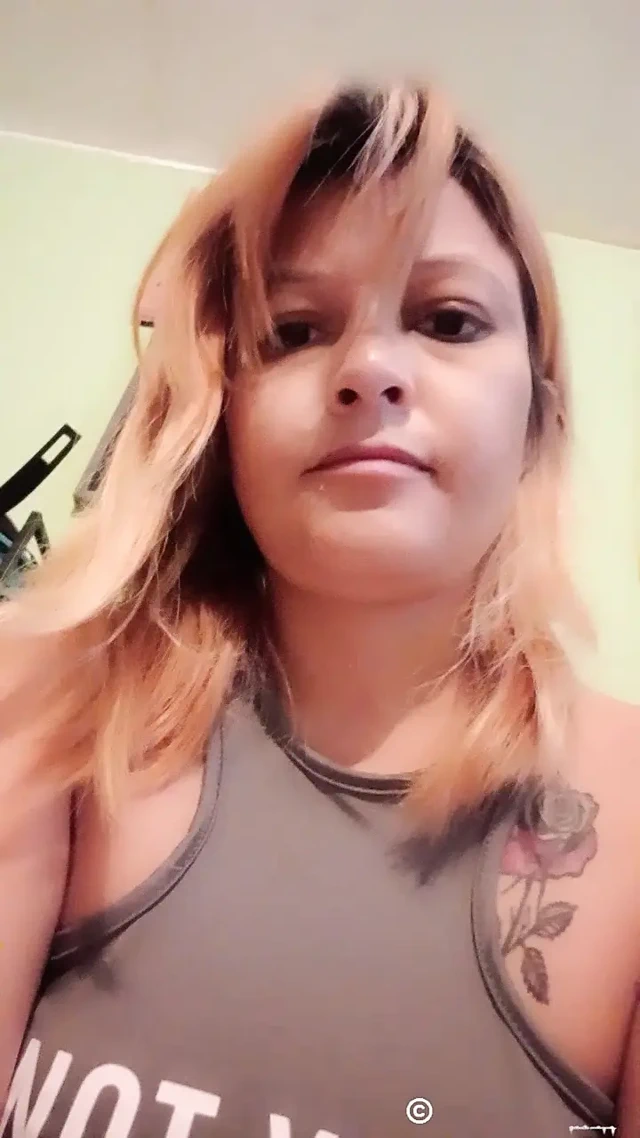 Hot single gives herself pleasure