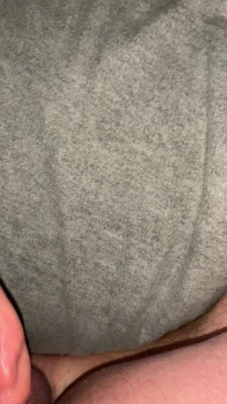 B vücuduma biraz tapıyor!