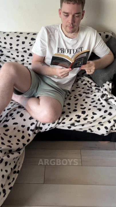 Erkek kardeşimin yarağımı emmesini hayal ediyorum