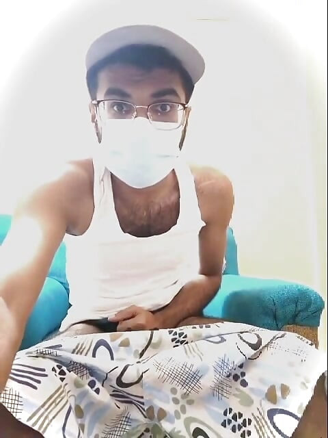 Desi gay iç çamaşırı soyunma boşalma tuzağı