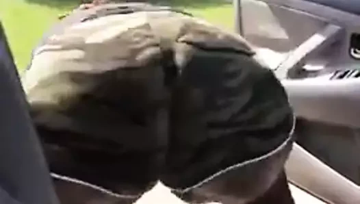 İri güzel kadın twerk yapıyor