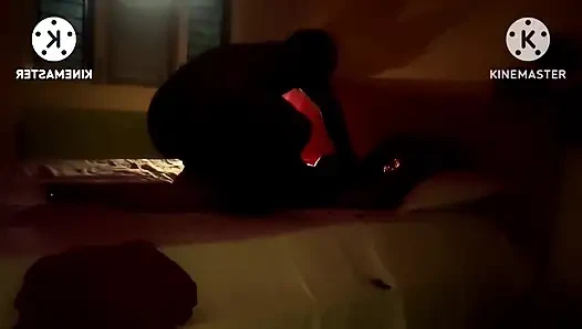 Bangalore Randi bütün geceyi büyük zenci müşterisiyle geçiriyor