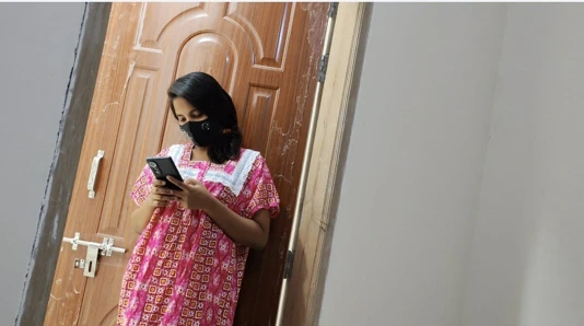 Ateşli üvey erkek sumi evde kimse yokken hızlı bir sikiş bekliyor desi üvey erkek kardeş sikişiyor xxx