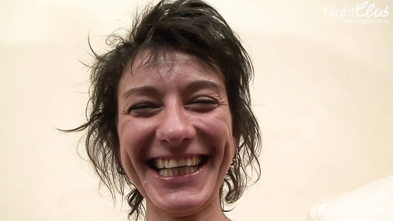Oma liebt 2 Schwaenze im Arsch