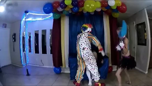 Porno yıldızı komedi şovu sapık palyaço şovu