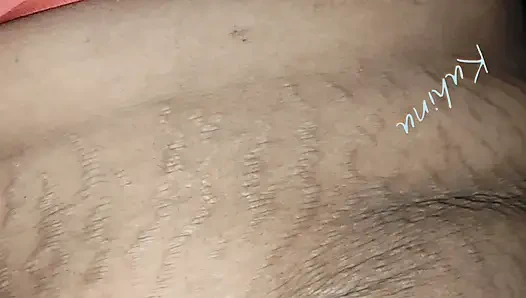 Karımı banyoya sürükledim ve onu siktim.