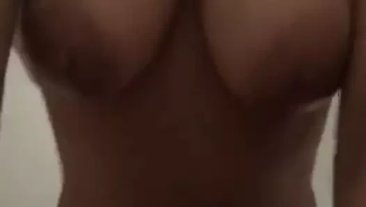 Büyük memeler biniyor