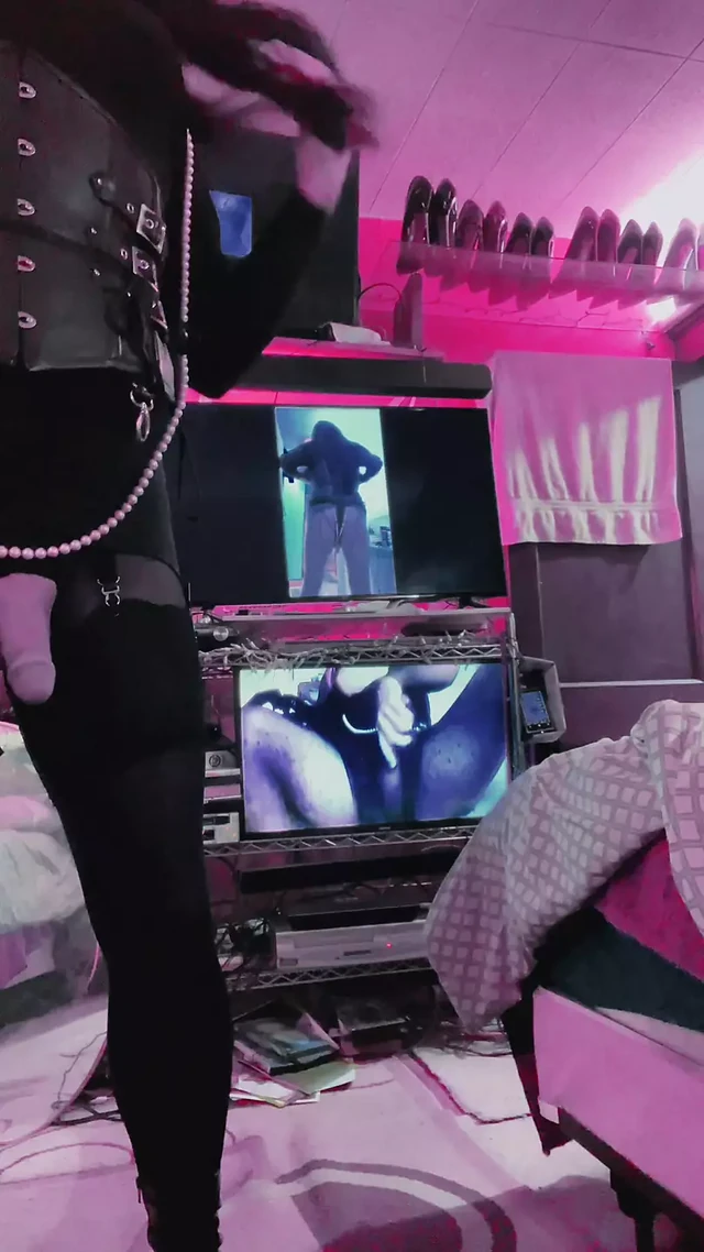 Ateşli sürtük Dee Angels