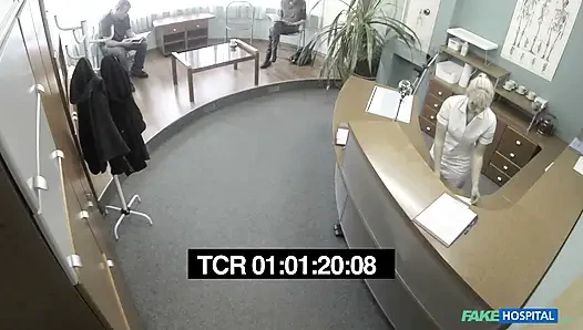 Harika memeli ateşli ince kız fışkırtarak boşalmasını öğreniyor
