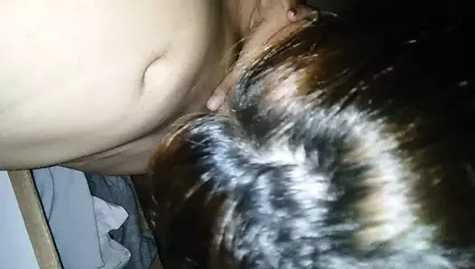 Erkek arkadaşımın penisini emiyor