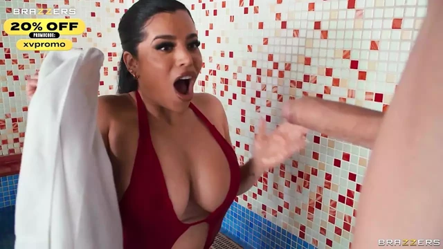 Spa günü sikişi. Sara Retali - Brazzers