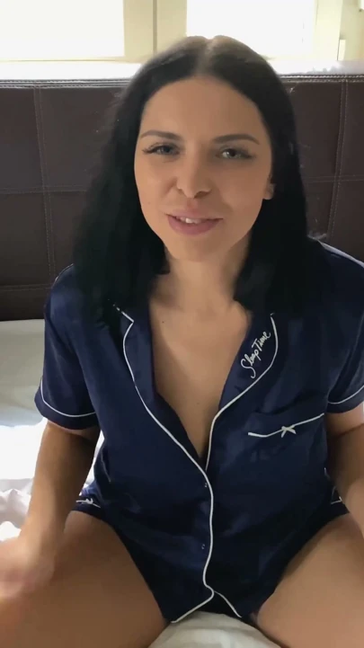 Sıcak dolgun MILF Kira Queen'e iç boşalma yapma | Bölüm 1