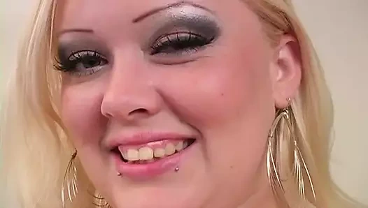 Tombul prenses sert becerdin olmak istiyor