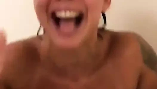 esposa puta peituda parte 1