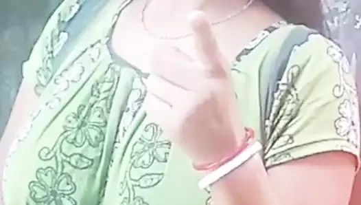 Sutyensiz büyük memeler